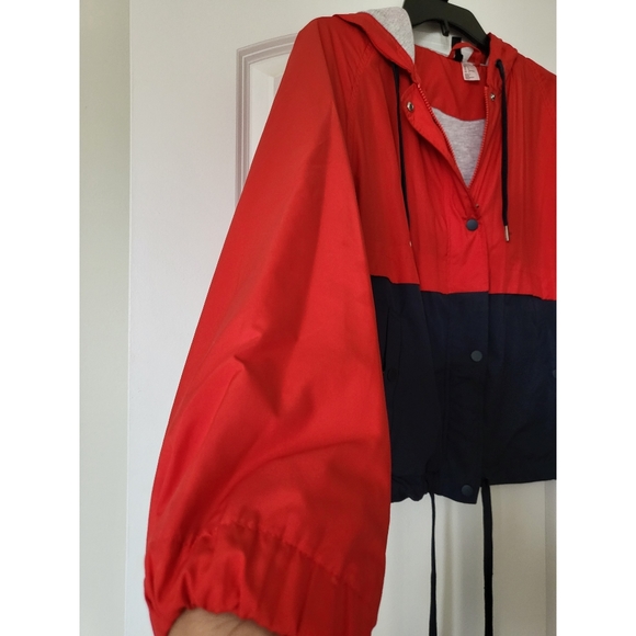 H&M Lightweight Colorblock Windbreaker - Picture 4 of 6